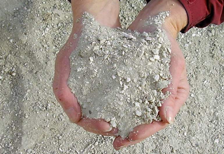 Using Sodium Bentonite To Seal Earth Dams